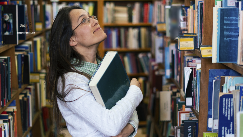 ¿Qué información debes incluir en la sinopsis de tu&nbsp;obra?